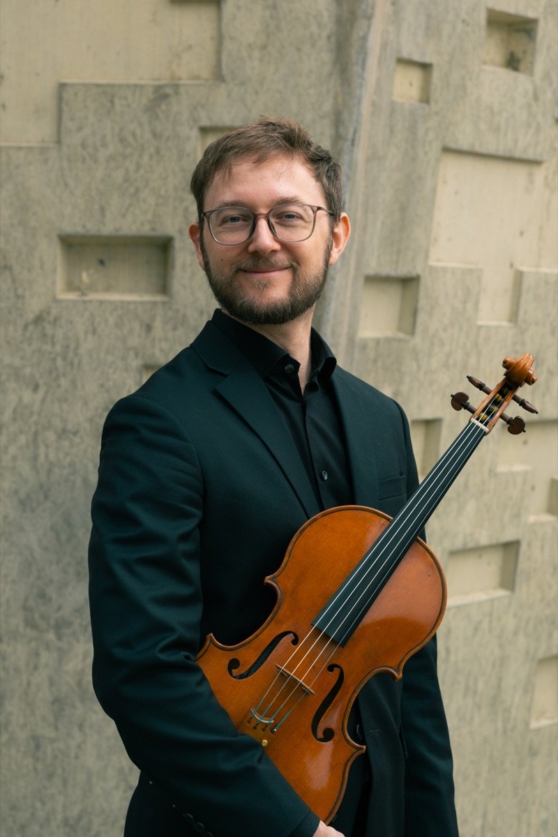 Dominik Klauser, Viola